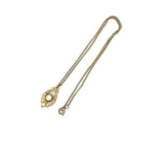 Vintage Gold Tone Necklace with Ornate Rhinestone Pendant – Elegant Curb Chain